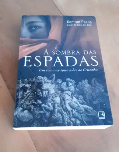 Livro: À Sombra das Espadas de Kamran Pasha