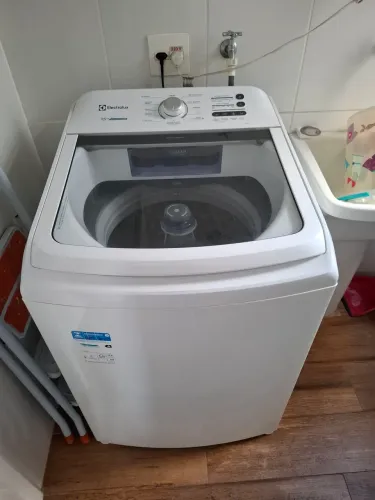 Máquina de Lavar Roupas 15kg Electrolux