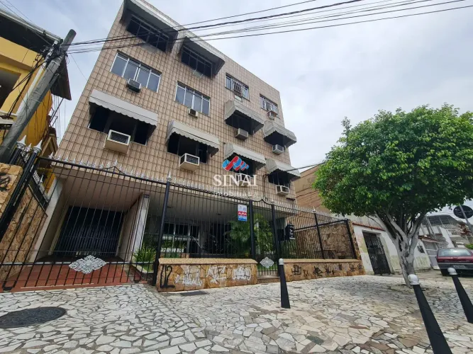 Apartamento com 2 Quartos e de fundos na Vila da Penha