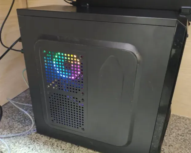 Vendo Intel i5 + 8gb de RAM (suporta jogos)