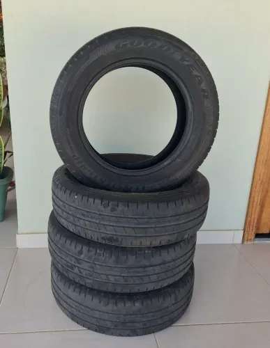 4 pneus Goodyear Efficientgrip Aro 15