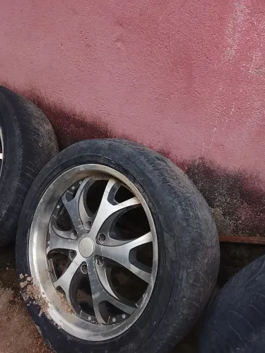 Vendo 3 rodas aro 20 seis furos