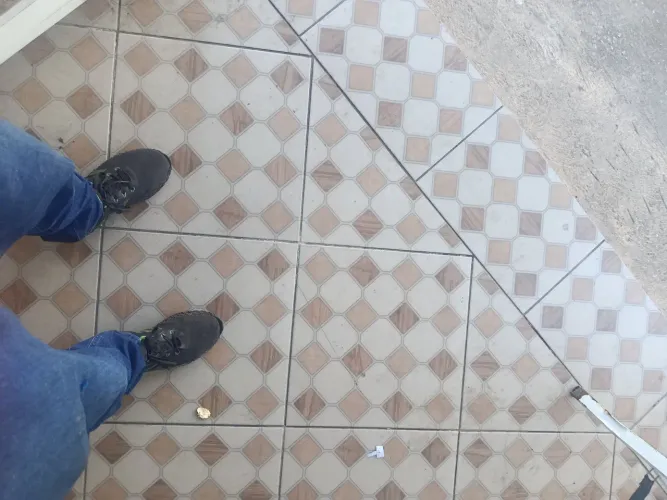 Pedreiro de acabamento pisos revestimentos e porcelanatos etc