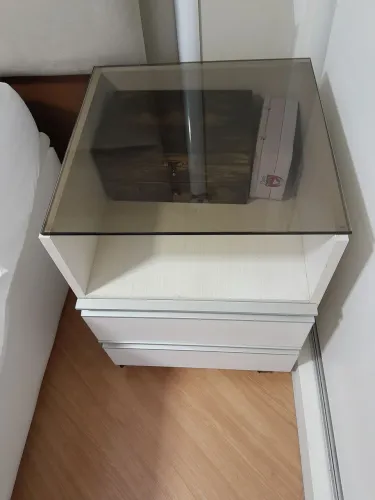 Vendo criado mudo