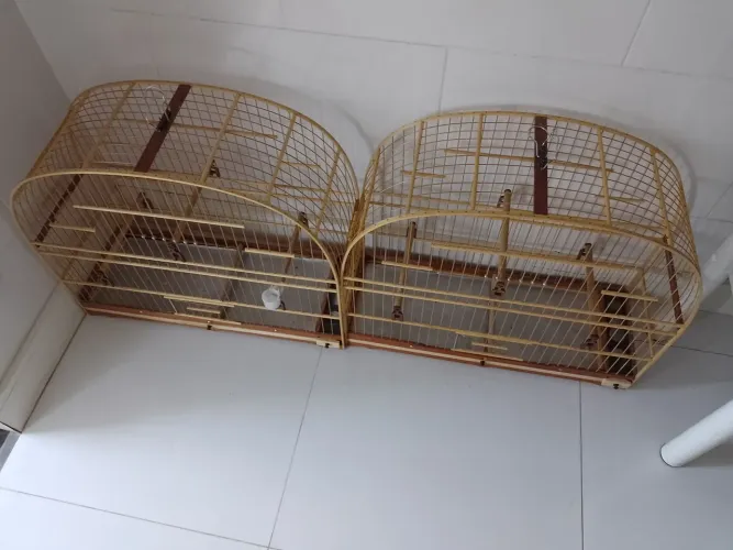 Vendo 2 gaiolas.de passarinhos