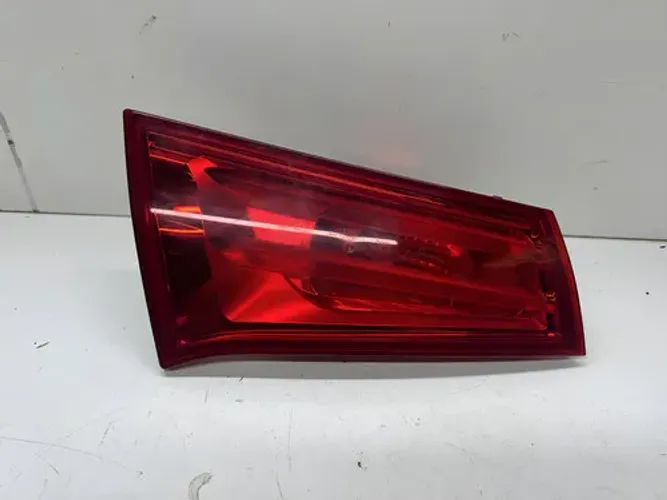 Lanterna Traseira Tampa Esquerda Citroen C4 Lounge Direito/passageiro Vermelho