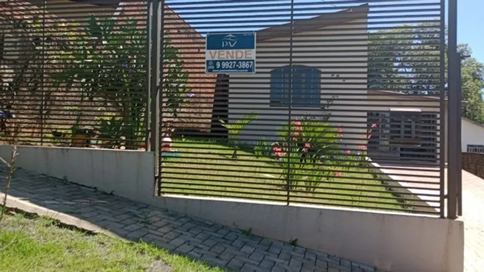 Casa com amplo terreno no bairro Pacaembu