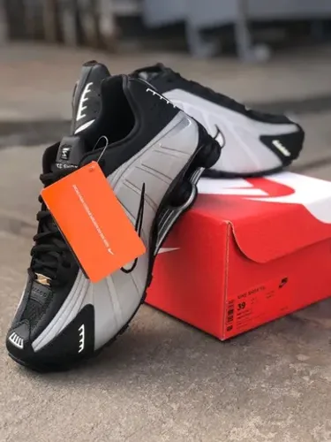 O mais vendido! Shox R4 Refletivo Premium