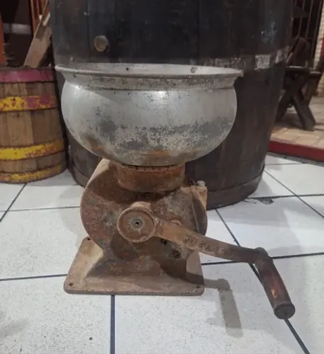 Desnatadeira antiga manual