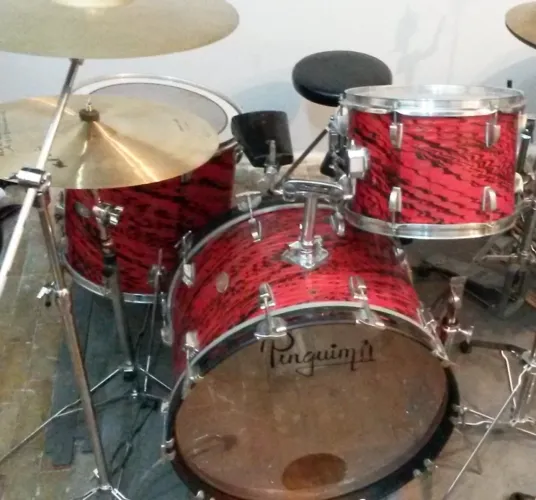 Bateria Pinguim Vintage anos 70 - 100% Original 