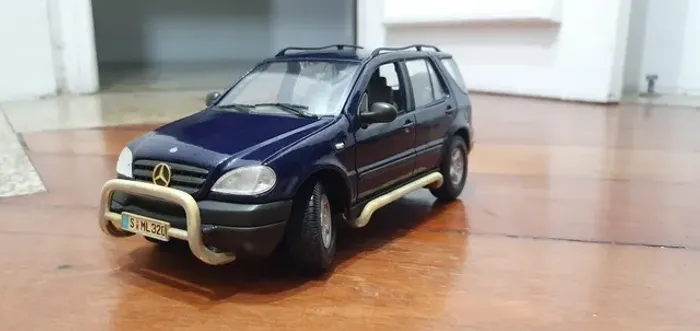 Mercedes Benz ML 320 1997 - Maisto 1/18
