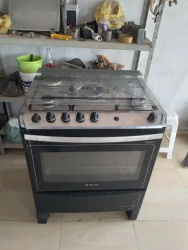 Vende-se fogão 5 bocas todo automático 499$$ pra vender ligeiro entrego grátis 