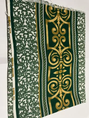 Tecido estampado verde e branco