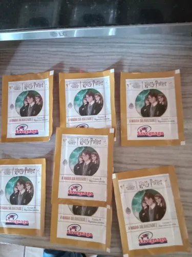 Pacote de Figurinha Harry Potter - A Magia da Amizade - Savegnago 7 Pacotes lacrados