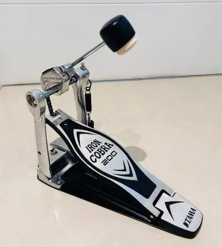 Pedal Tama Iron Cobra 200 em excelente estado!