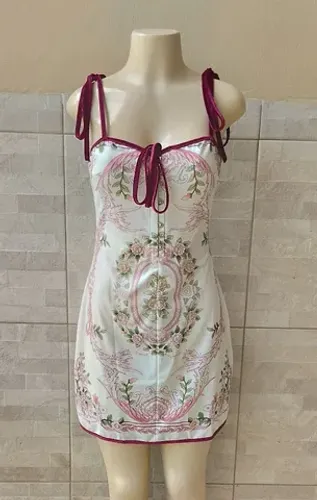 NOVO: Vestido em poliéster com detalhe frontal e amarração M