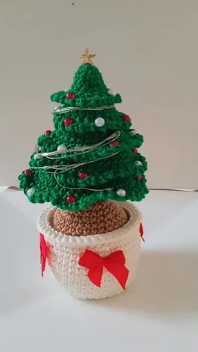Árvore de Natal de Crochê Decorativa