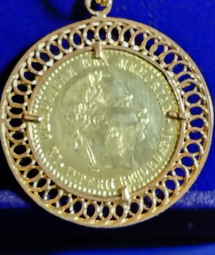 Pingente Moeda de Ouro 22 K e Ouro 18 Kilates Peso 5.00 Gramas 29 mm                      