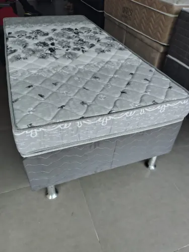CAMA BOX SOLTEIRO COM COLCHÃO D33