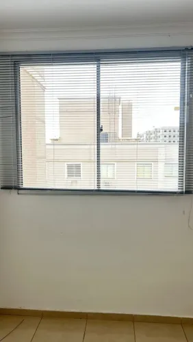 3 Persianas usadas de alumínio cinzas 