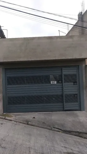 CASA A VENDA ( estrutura feita para sobrado)