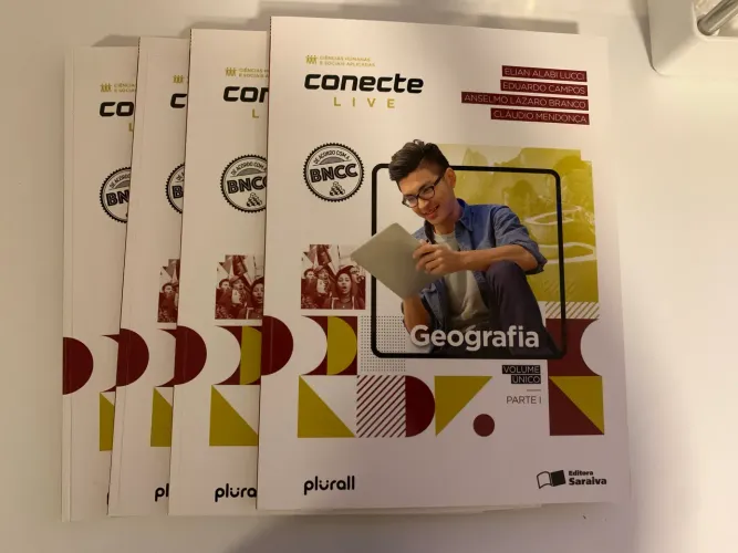 Livros de geografia conecte live