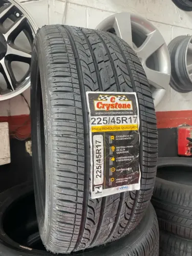 Pneu Crystone 225/45R17 remolde borracha vipal (montagem grátis)