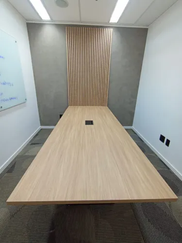 SALA DE REUNIÃO(MESA E PAINEL RIPADO)****LEIA A DESCRIÇÃO****