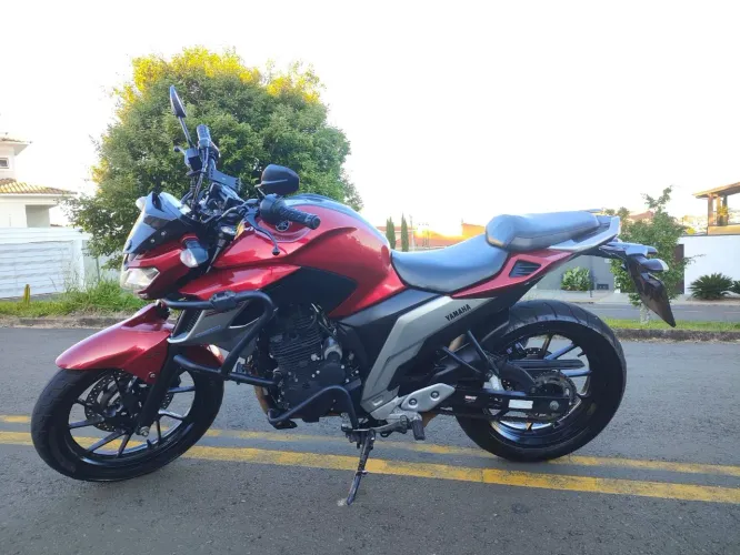 Vendo ou troco Yamaha Fazer 250