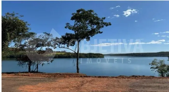 Lote no CONDOMINIO paraíso náutico MAUI represa de Miranda