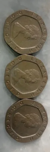 3 Moedas antigas raríssimas, Elizabeth 2 D.G. REG.F. D. 1982