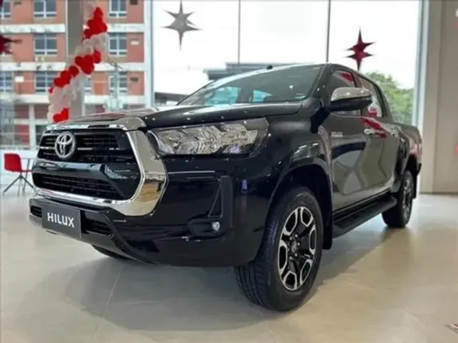 Toyota Hilux CD SRV 4X4 2.8 TDI Diesel Aut. 2025