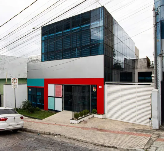 Que tal um ANDAR de 270 m² numa ótima localização!?