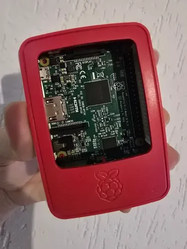 Raspberry Pi 3 Model B + Case Oficial