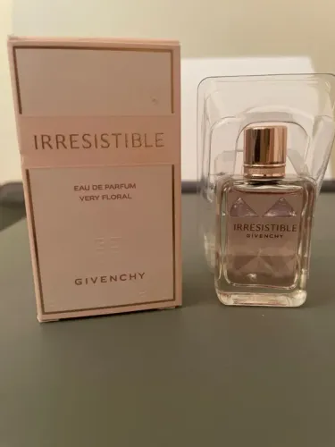 Perfume Irresistible Very Floral edp Givenchy - Miniatura 8ml