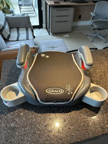 Assento infantil Booster Graco para crianças de 18 a 45Kg