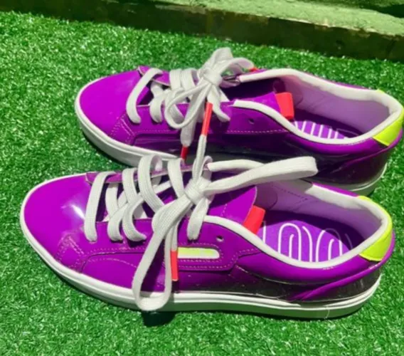 Tênis feminino Adidas semi novo Tam 35