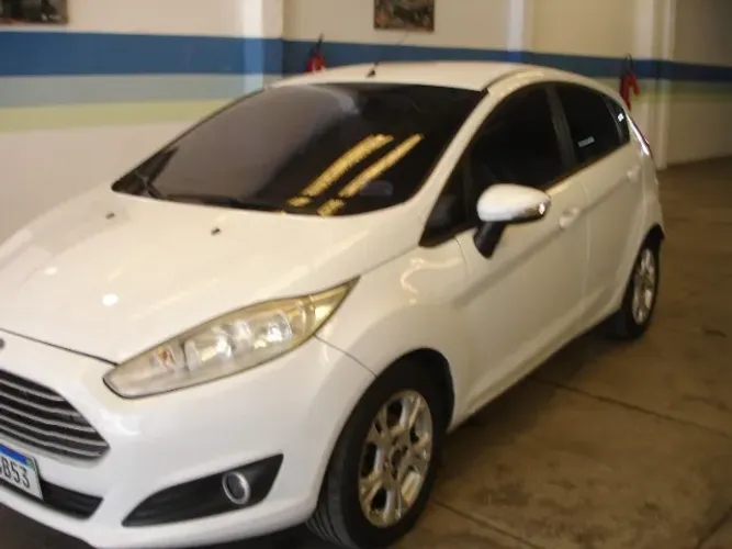 Ford Fiesta 1.6 16V Flex Aut. 5P 2014