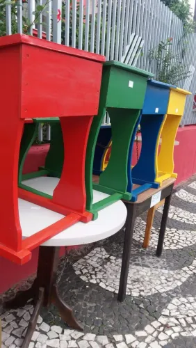 Conjunto de 4 Escrivaninhas Coloridas