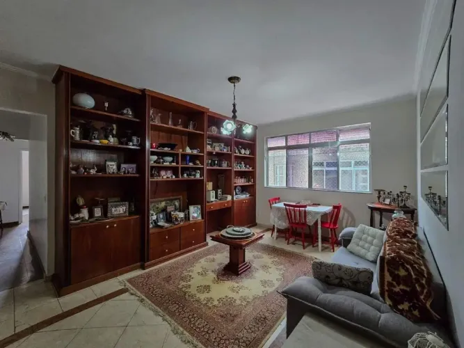 Apartamento 2 quartos, senhdo 1 suite a venda no Embaré