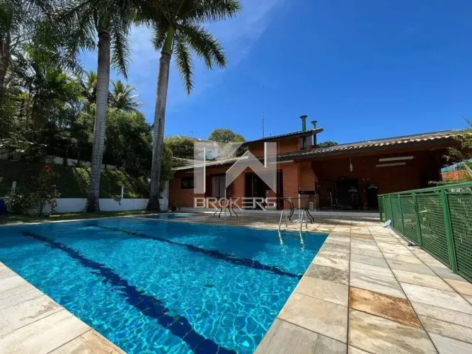 Casa à venda no Condomínio Estância Marambaia em Vinhedo - SP