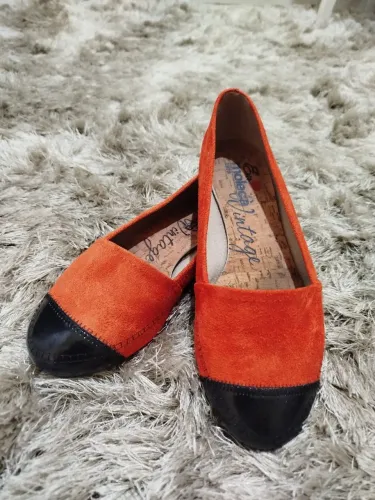 Sapatilhas Laranja e Preto Moleca Vintage