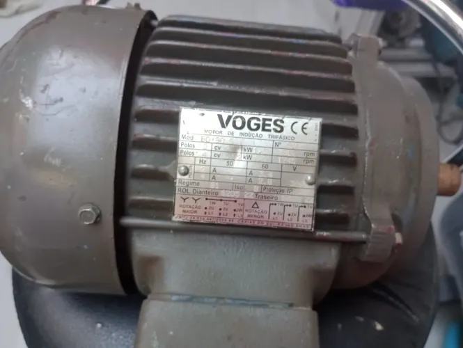 Motor Elétrico Trifásico VOGES