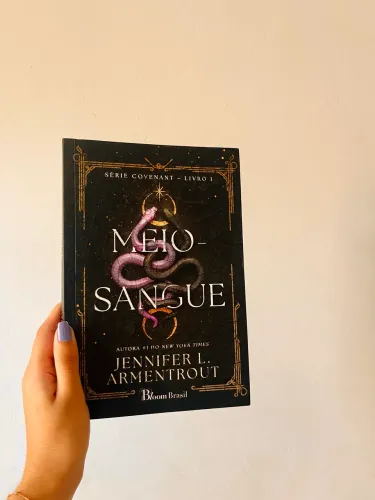Livro - Meio sangue (acompanha marca-página)