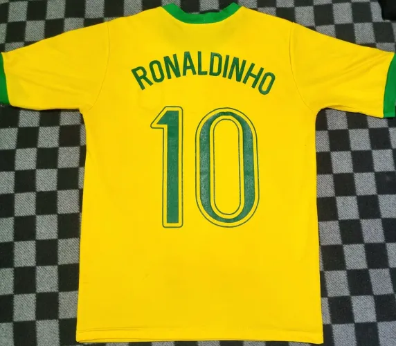 Camisa do Brasil Ronaldinho 10 (tam. infantil)