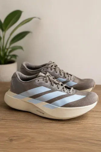 Vendo tênis adidas evo sl 