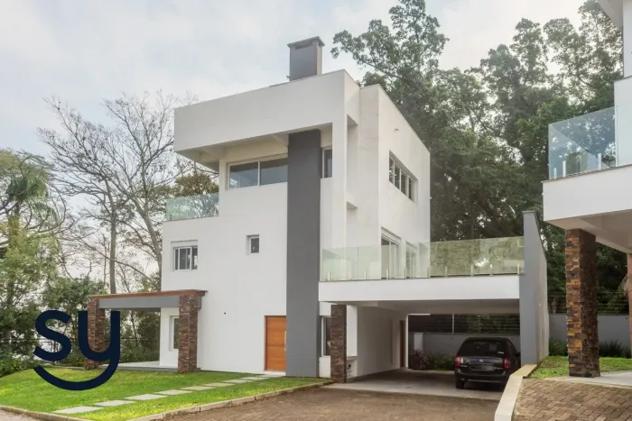 Ótima casa em condomínio na zona sul