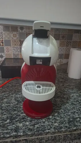Cafeteira Dolce Gusto mini vermelha