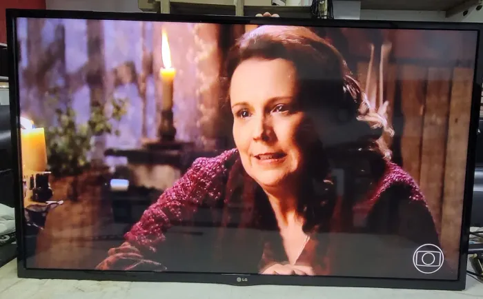 TV LG 55" Full HD 55LN5400 NÃO É SMART  sem Base somente para usar na parede