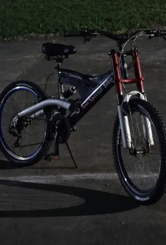 Bike de  downhill ou urbana com amortecedor aro 24